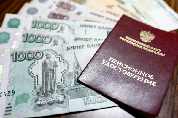 СФР проведет автоматический перерасчет пенсий работающих пенсионеров