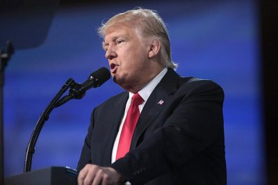 Politico: Европа должна извлечь уроки из выступления Трампа в Давосе