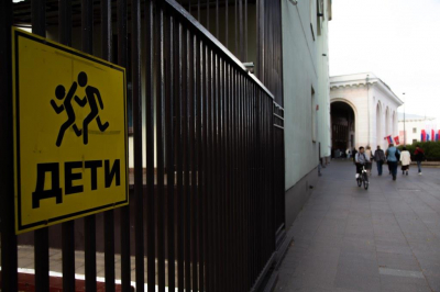 В Кодинске попросили Котюкова не увольнять директора после нападения школьницы