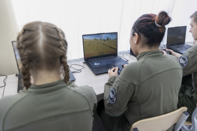 В Москве представили новую линейку квадрокоптеров для школ и вузов