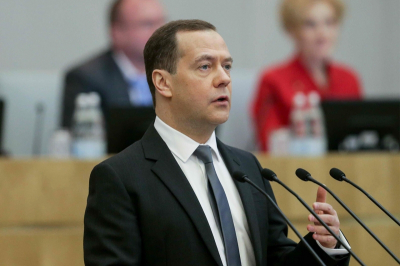 &laquo;Бес, ты время не попутал&raquo;: Медведев уличил Мерца в амбициях Третьего Рейха