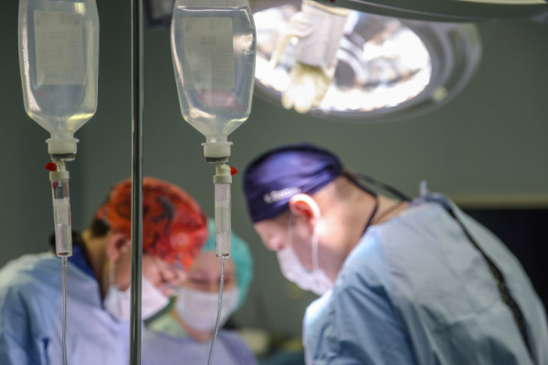 Кузбасские врачи спасли женщину с раком желудка