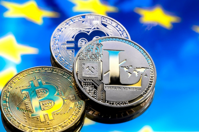 Биткоин теряет позиции: рынок корректируется после волатильности