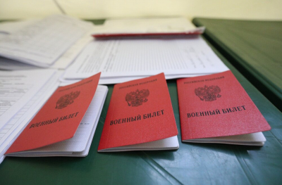 Юрист Макаров: военкомат надо извещать о семейном положении и выезде из России