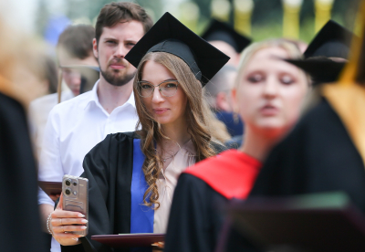 Евгений Тепляков заявил, что еще одна его дочь получила диплом в девять лет