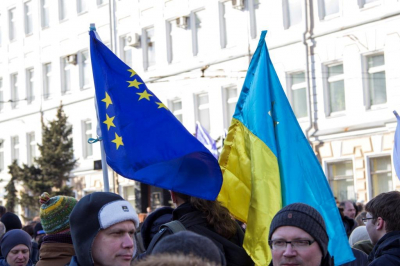 Политолог Шеслер: Европа последовательно сокращает помощь беженцам из Украины