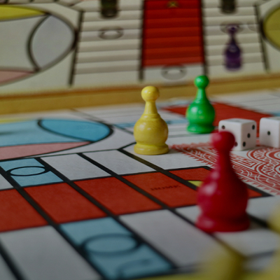 Недетские игры: Настолки и квизы для пар и компаний