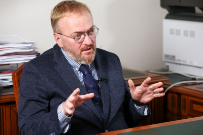Милонов пообещал приехать в Болохово и нарисовать смешариков на площадке
