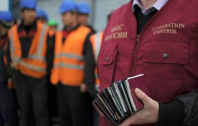В России уроженка Кыргызстана незаконно зарегистрировала в своем доме 43 мигрантов
