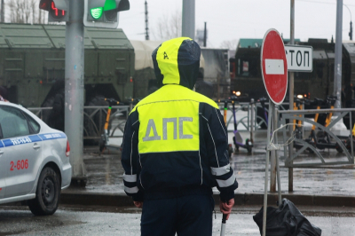 В Саратове питбайкер сбил полицейского и попытался скрыться