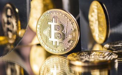 Геополитика и давление на рынки: что мешает биткоину расти