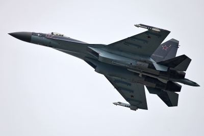 В Сети появилось фото российского истребителя Су-35 в &laquo;режиме зверя&raquo;