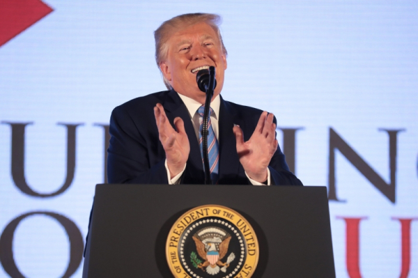 &laquo;США опозорены&raquo;: пока Трамп заявлял о победе, Иран вывел из игры американский авианосец