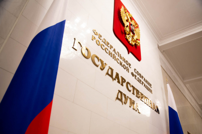 В Госдуме предложили запретить увольнять мужчин, чьи жены беременны