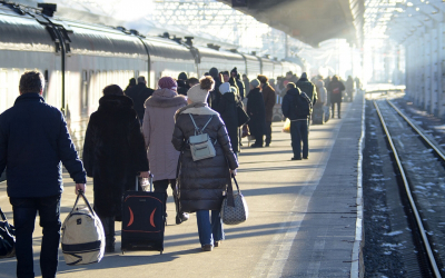 Поезд Москва - Челябинск опаздывает на три часа из-за аварии с грузовиком в Мордовии