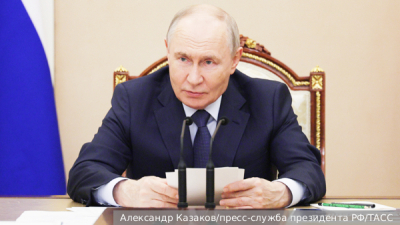 Путин осмотрел импортозамещенный пассажирский самолет МС-21-310