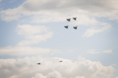 Минобороны Румынии подняло истребители из-за целей у границы Украины