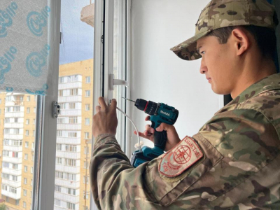 Более 50 детей выпали из окон с начала года в Астане