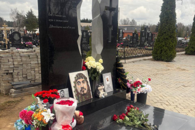 На могиле Паши Техника заметили необычную деталь из Харькова